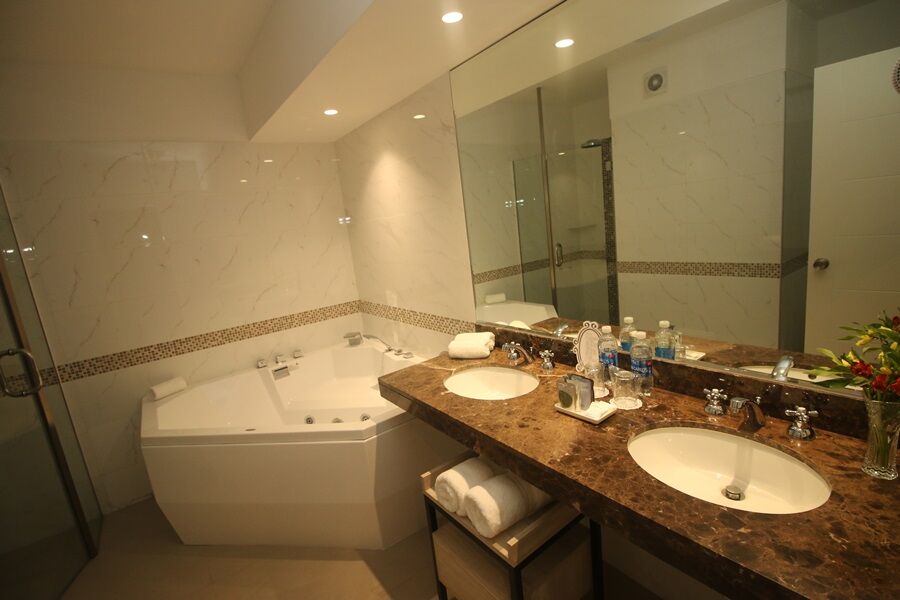 Hotel Britania Crystal Collection Lima Exterior photo